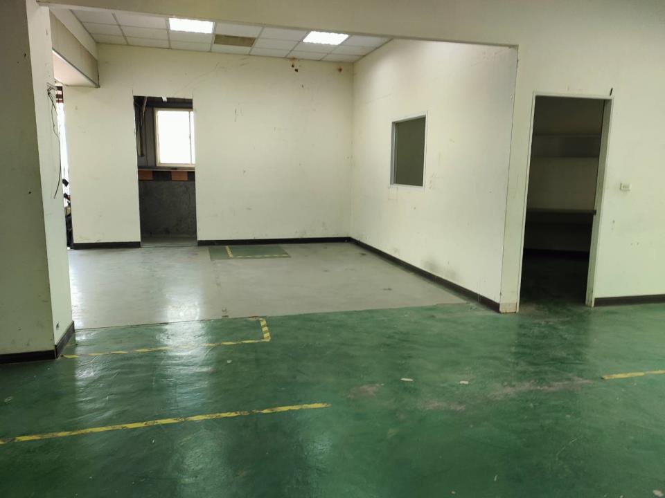 秒租帝王向鳳山稀有店面廠房的第2張圖片