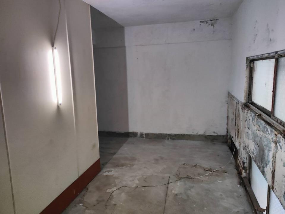 秒租帝王向鳳山稀有店面廠房的第5張圖片